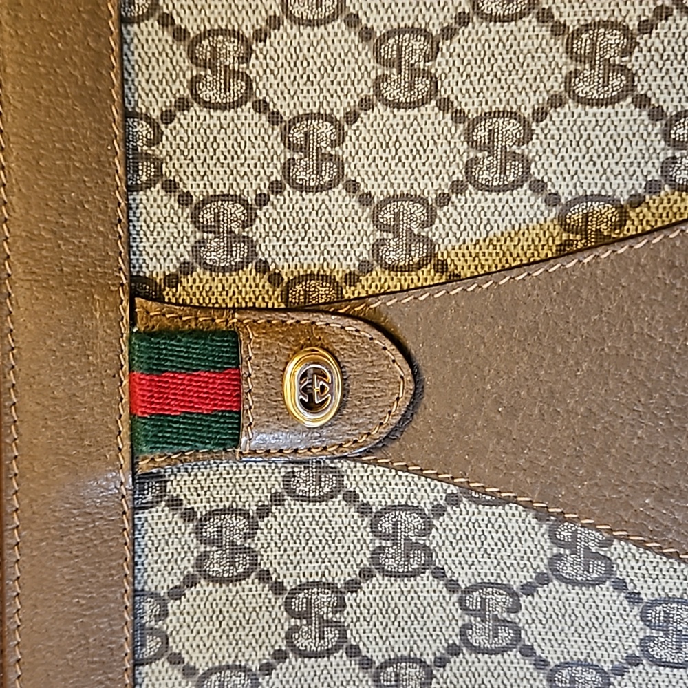 Gucci GG Sherry Line Clutch - Picture 7 of 16